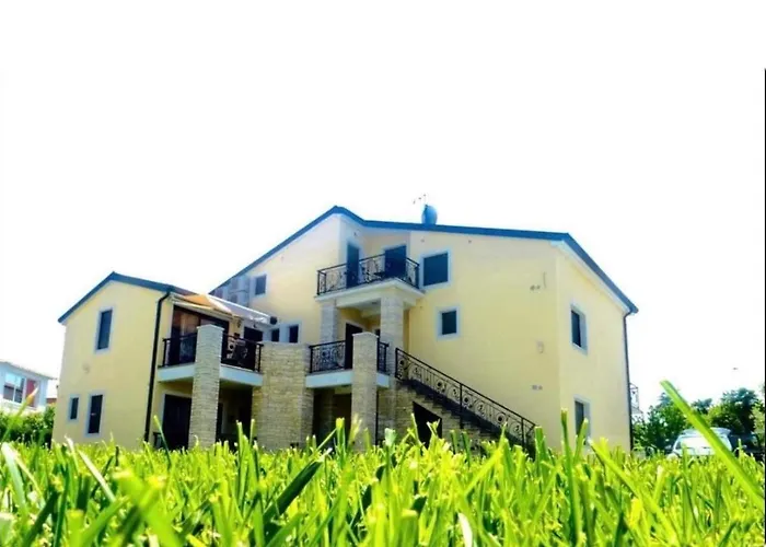 Vila Aida شقة