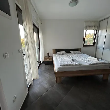 Apartman Aida *