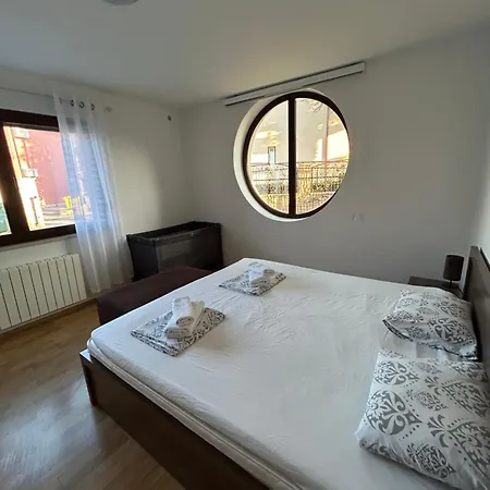 Apartman Aida *
